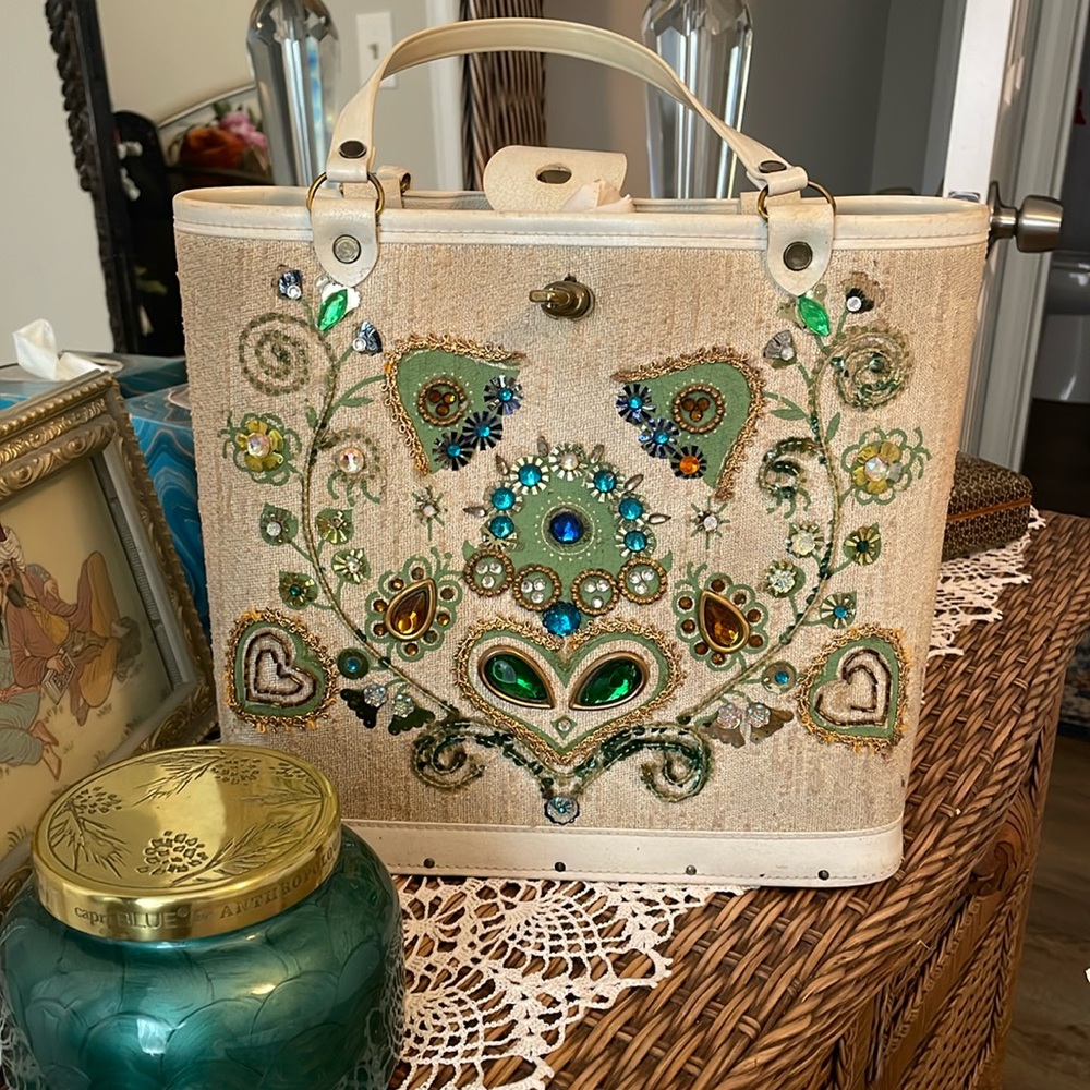 VINTAGE CRAFTED HANDBAG - Picture 2 of 6